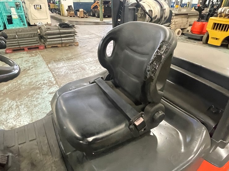 #175-•-2015-toyota-propane-forklift-image-36