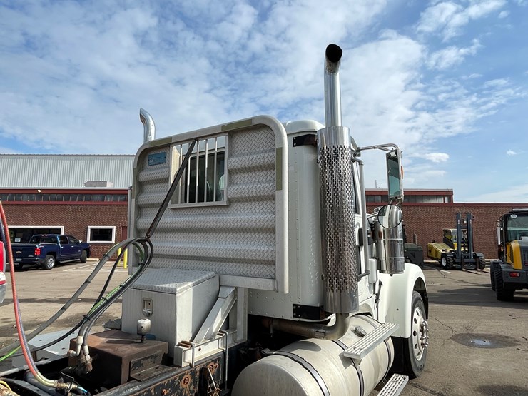 2000-international-9900-image-49