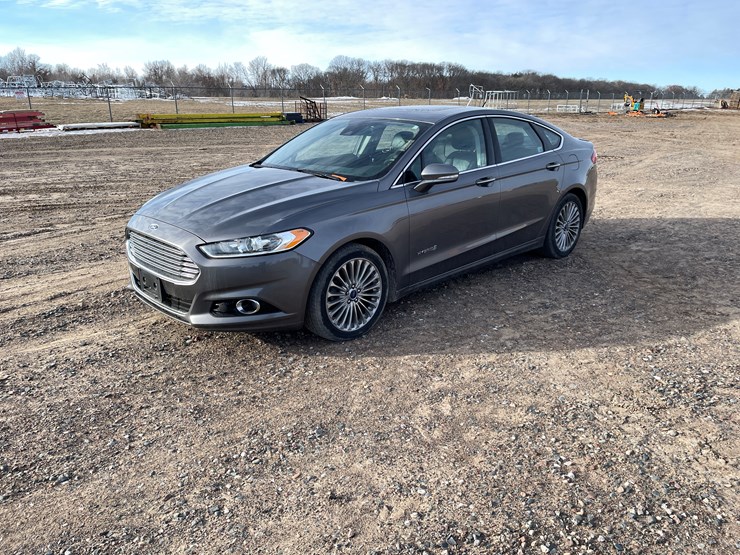 #1522-•-2014-ford-fusion-(has-mn-title)-image-1