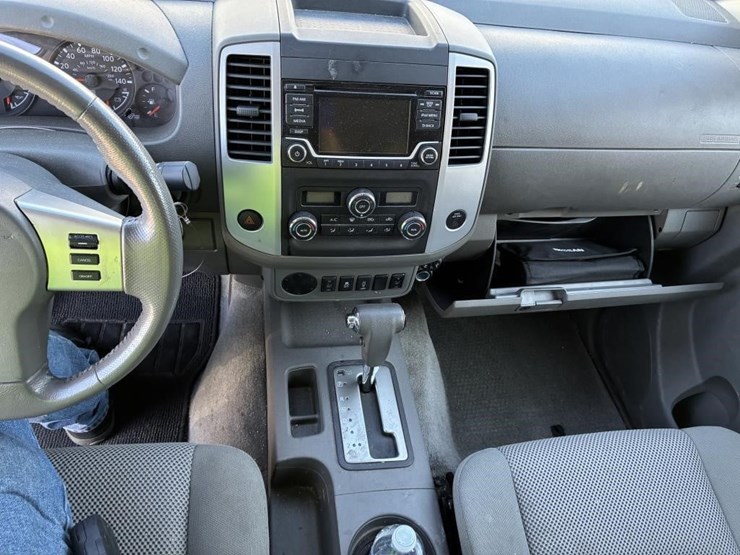 2018-nissan-frontier-sv-image-15