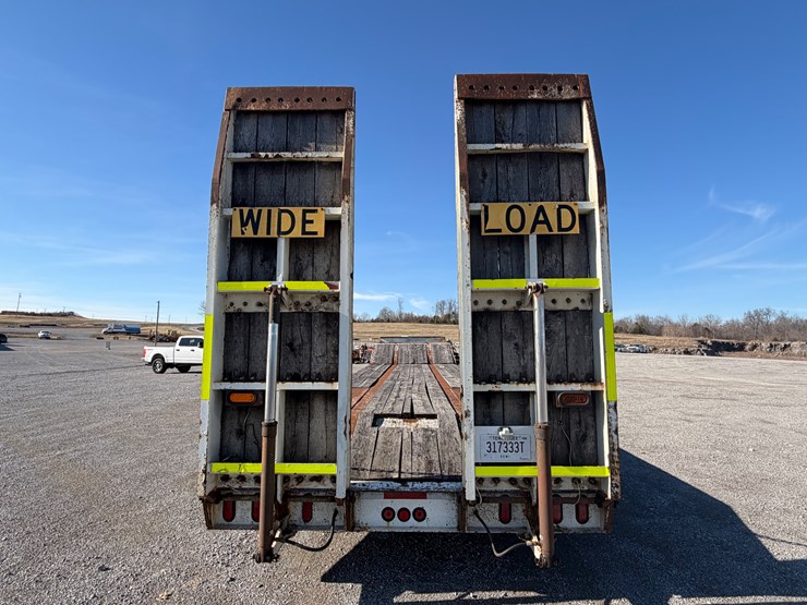 #30964-•-2004-ferree-lt-35t-tandem-axle-lowboy-trailer-image-9