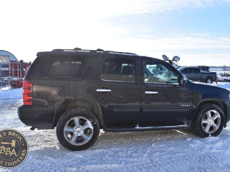 2013-chevrolet-tahoe-ls-image-9