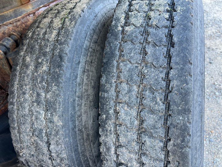 2006-freightliner-auger-truck-image-55