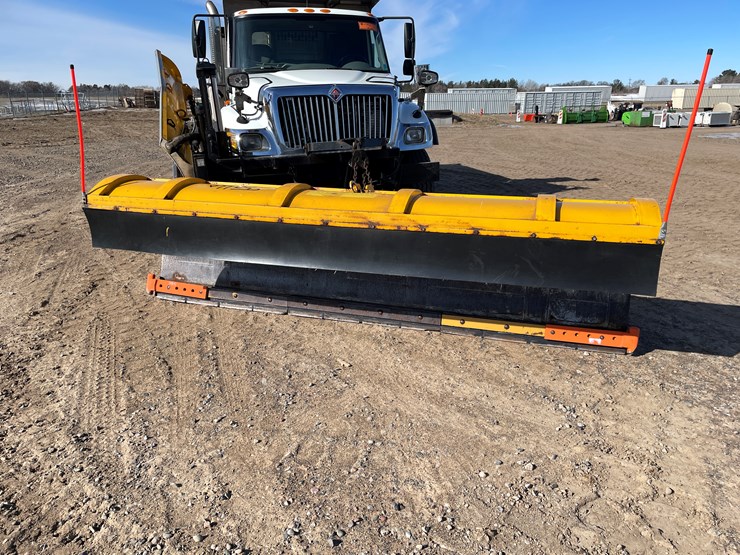 #1016-•-2007-international-plow-truck-(has-mn-title)-image-3