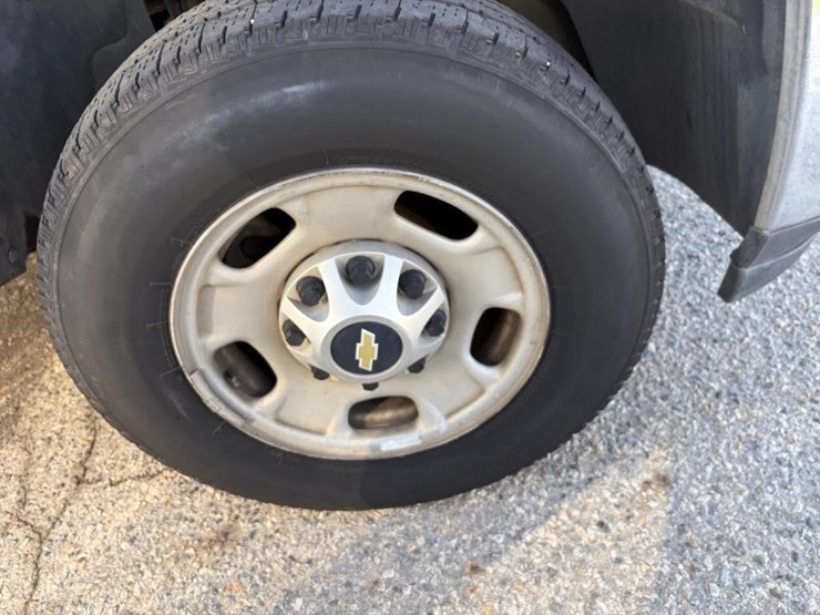 2011-chevrolet-2500-image-27