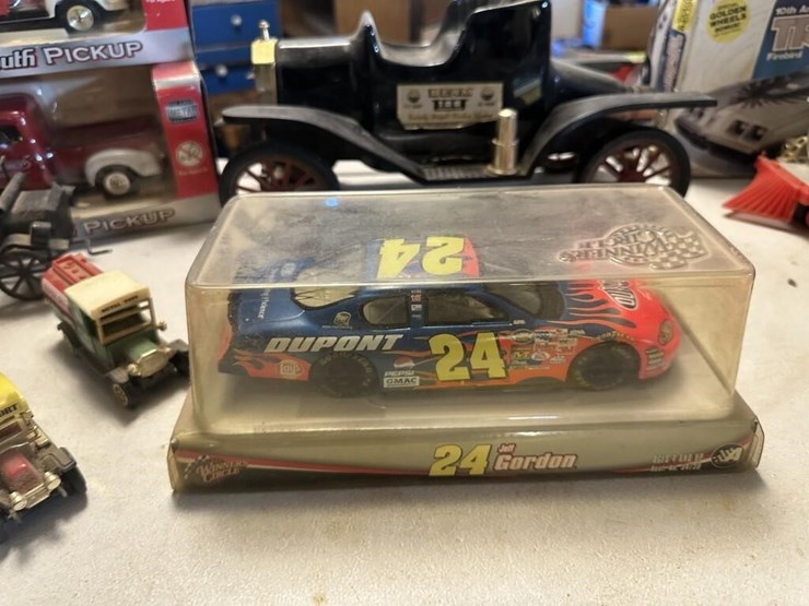 vintage-toys-cars-&-trains-image-5