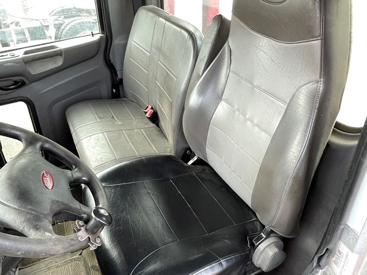 2018-peterbilt-337-image-71