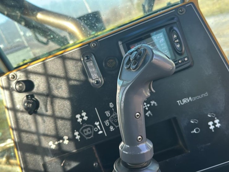 2022-tigercat-610e-image-47