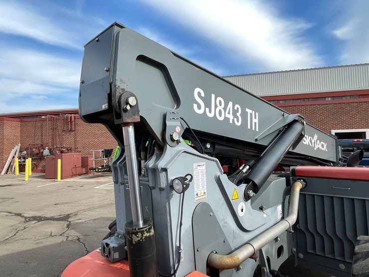 #130-•-2018-skyjack-sj843-telehandler-image-23