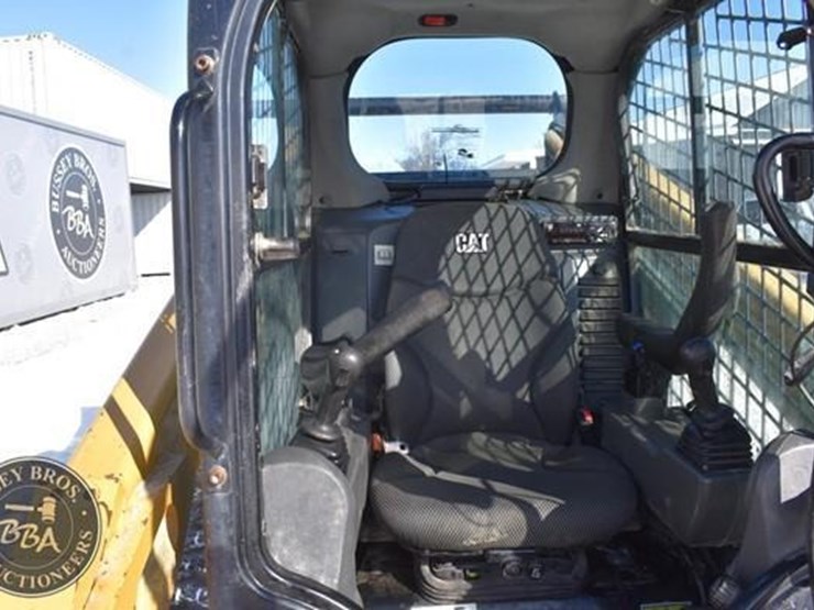 2020-caterpillar-289d3-image-48