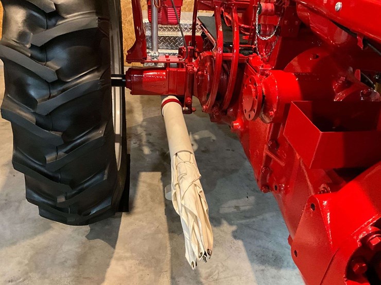 1957-farmall-450-image-11