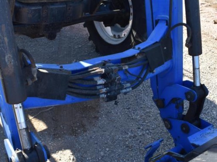 new-holland-820tl-image-4