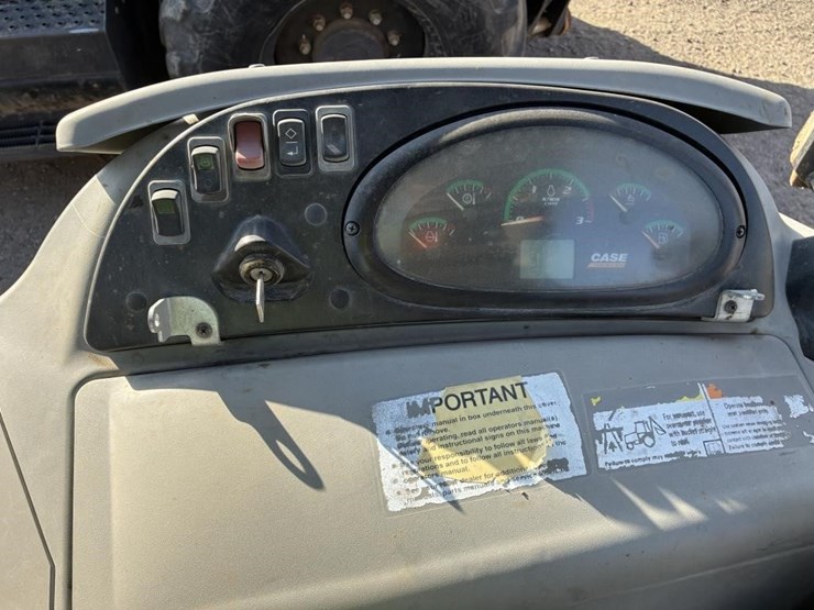 2019-case-580sn-image-25