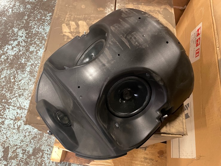 #7651-•-misc.-speakers,-electronic-parts-and-tripp-lite-battery-clips-image-4