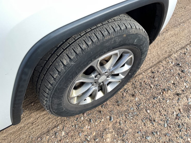 2015-jeep-grand-cherokee-image-11