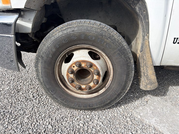 2013-chevrolet-3500-image-10