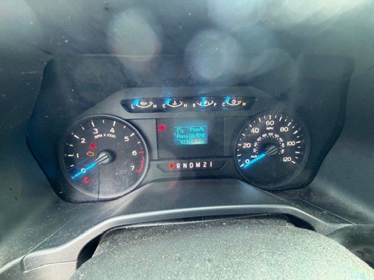 2016-ford-f150-xl-image-37