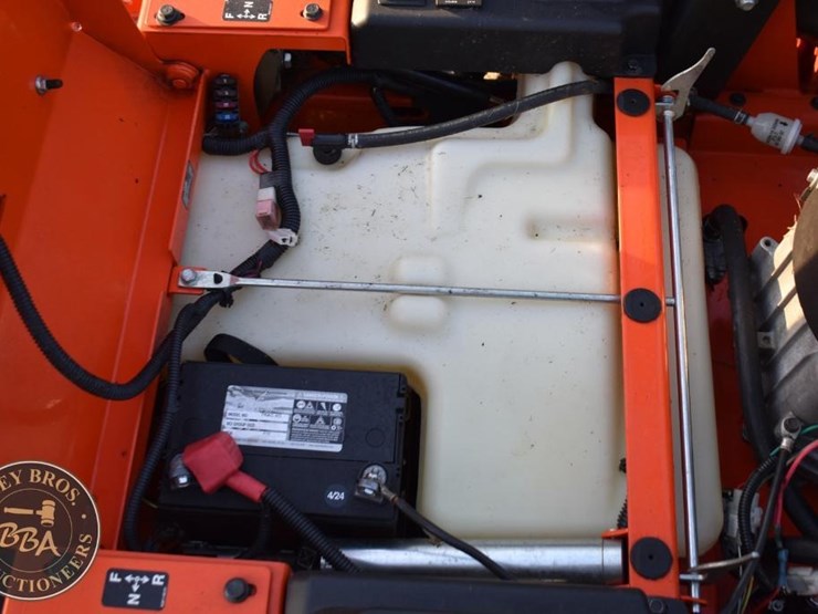 kubota-z122e-image-14