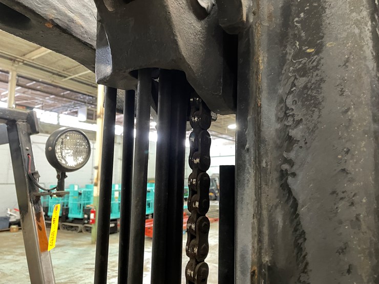 #172-•-clark-gcs25-propane-forklift-image-17