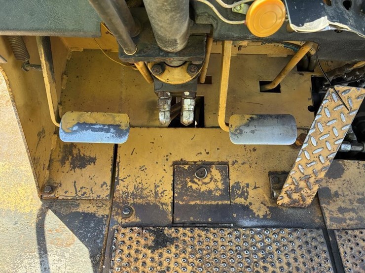 caterpillar-v150-image-17