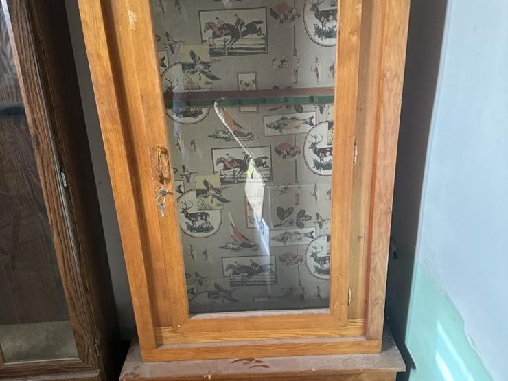 wooden-gun-cabinet-image-1