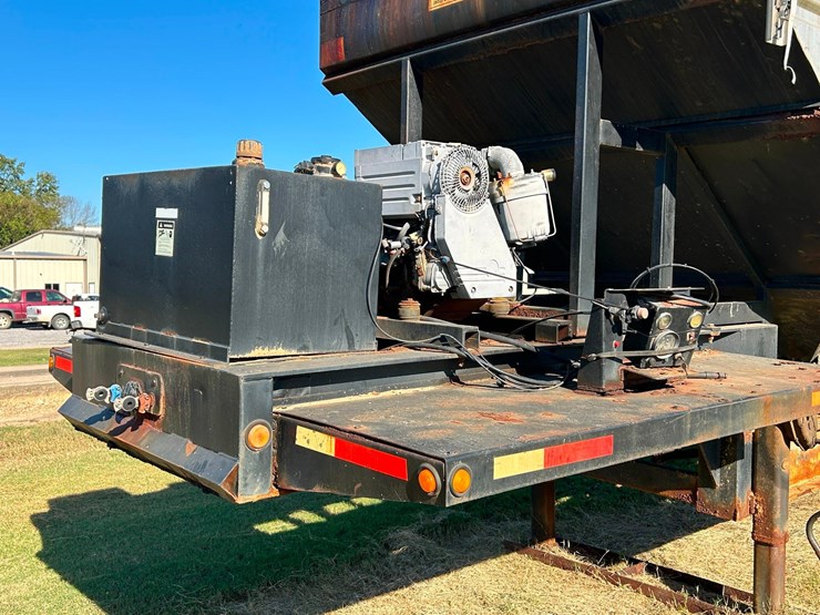 2011-magnolia-trailer-image-10