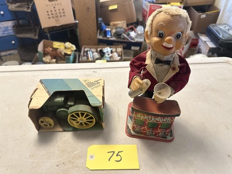 ertl-1923-john-deere-tractor-&-vintage-rosko...-image-1