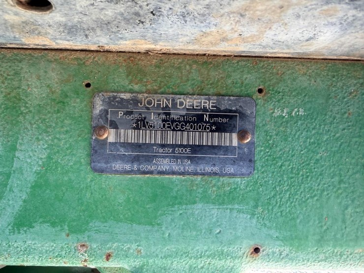 2016-john-deere-5100e-image-26