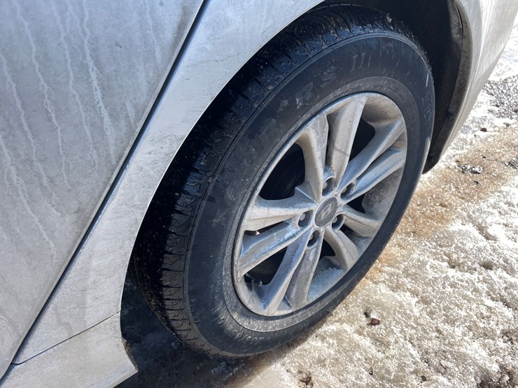 #1519-•-2013-honda-sonata-(has-mn-prior-salvage-title)-image-10