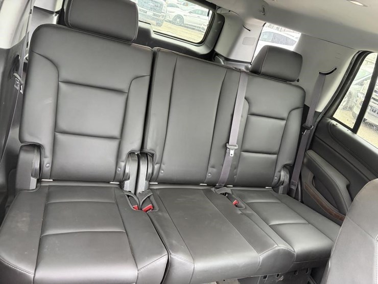 2015-chevrolet-tahoe-image-16