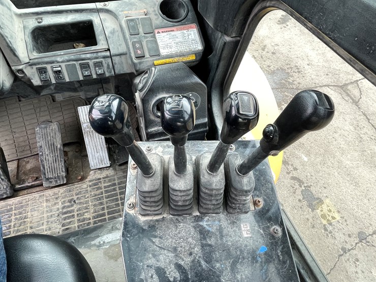 2018-caterpillar-dp135-image-48