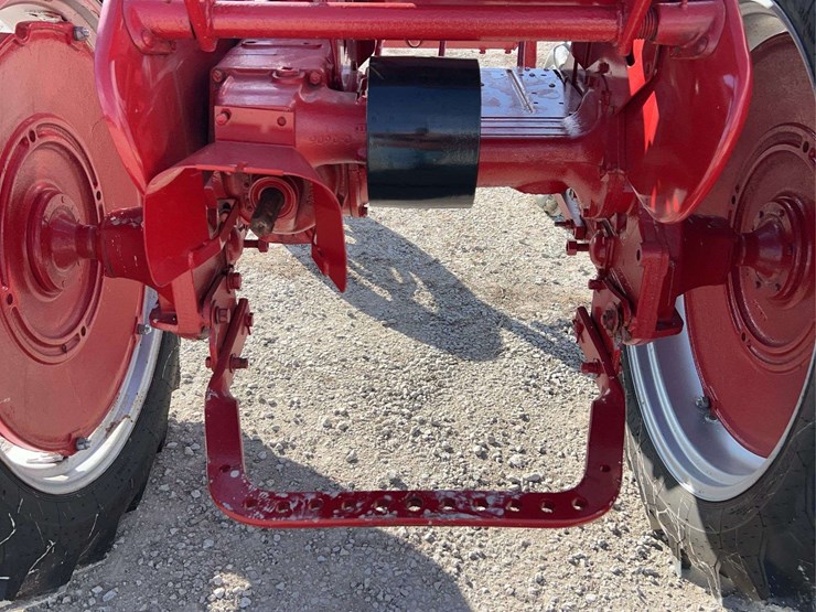 farmall-130-image-44