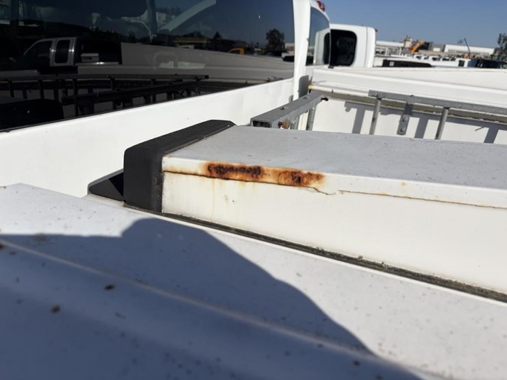 2012-chevrolet-2500-image-36