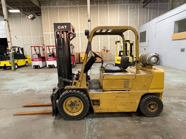 #178-•-cat-vc600-propane-forklift-image-8