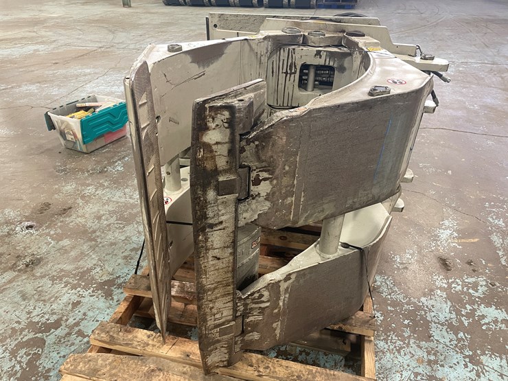 #7650-•-cascade-forklift-attach-roll-clamp-image-2