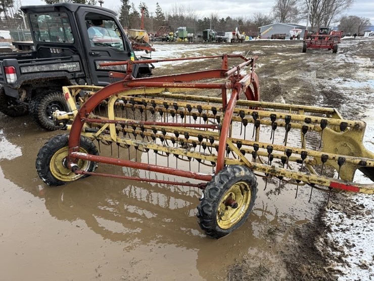 new-holland-258-image-4