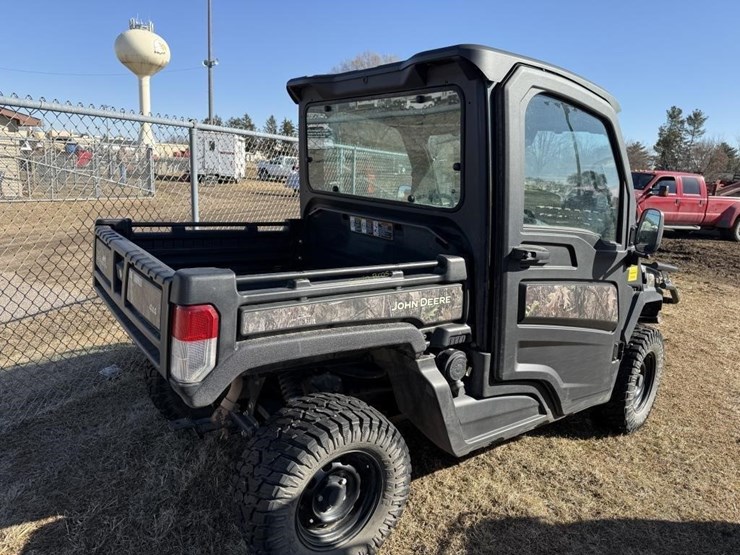 john-deere-xuv-835m-utv-image-4