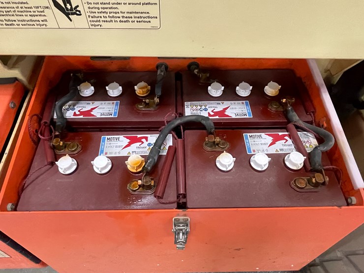 2012-jlg-4069le-image-21