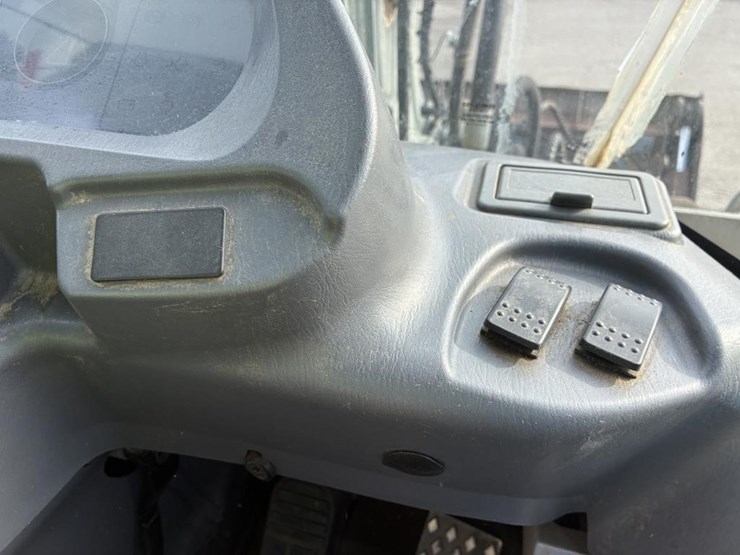 2004-komatsu-w200pt-wheel-loader-image-19