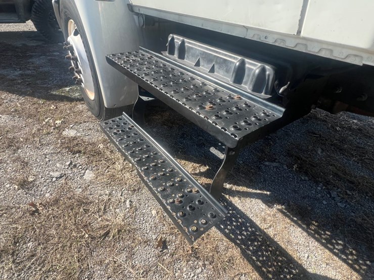 #30907-•-2008-international-durastar-4300m7-24'-single-axle-image-8