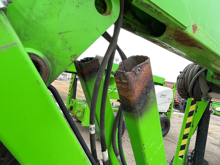 #4221-•-nifty-sd64-4x4x4-telescopic-boom-lift-image-10