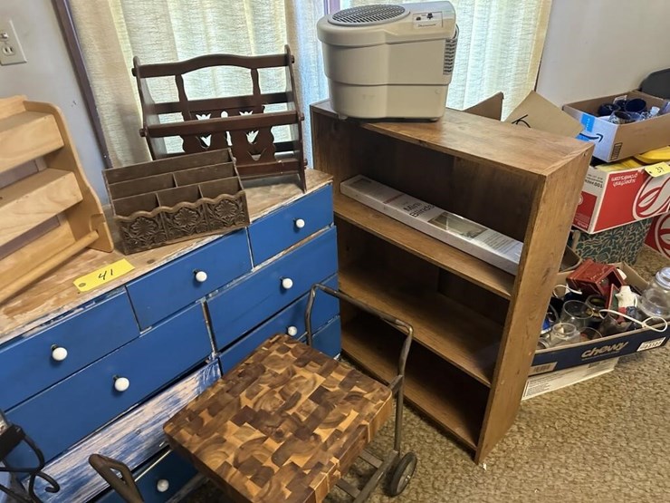 wooden-dressers-&-displays-image-5