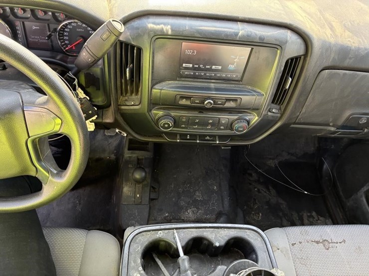 2018-chevrolet-2500-image-15