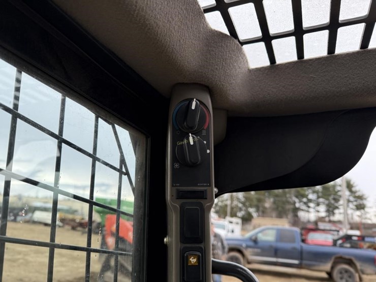 2012-case-sv250-image-10