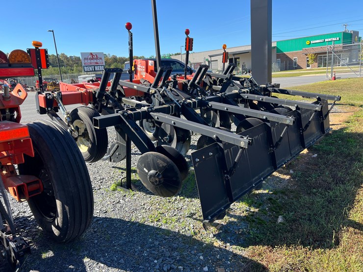 2021-white-251-image-4