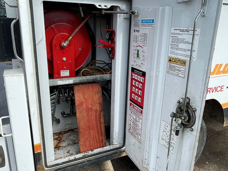 2017-dodge-ram-5500-image-46