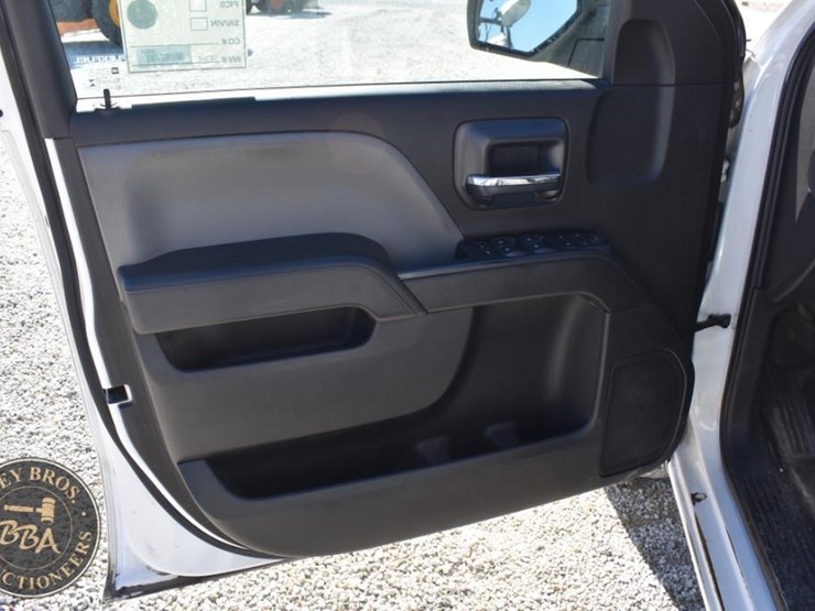 2017-chevrolet-silverado-1500-image-12