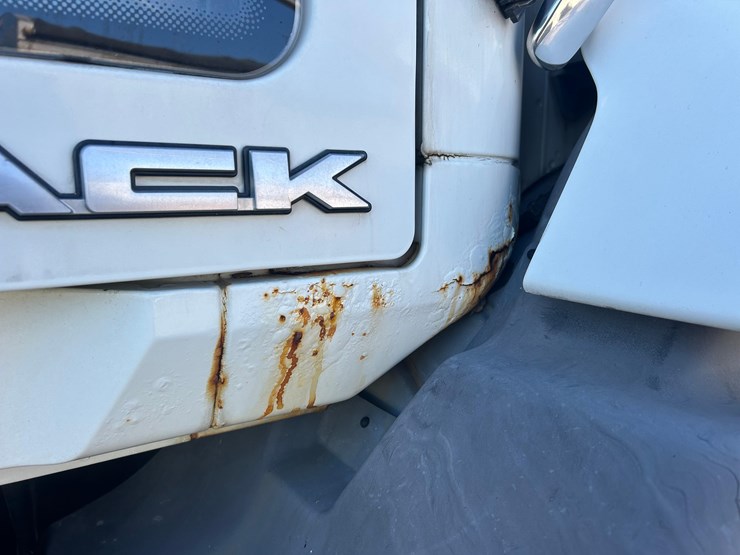 2012-mack-tender-truck-w/adams-rear-discharge-bed-auger-image-76