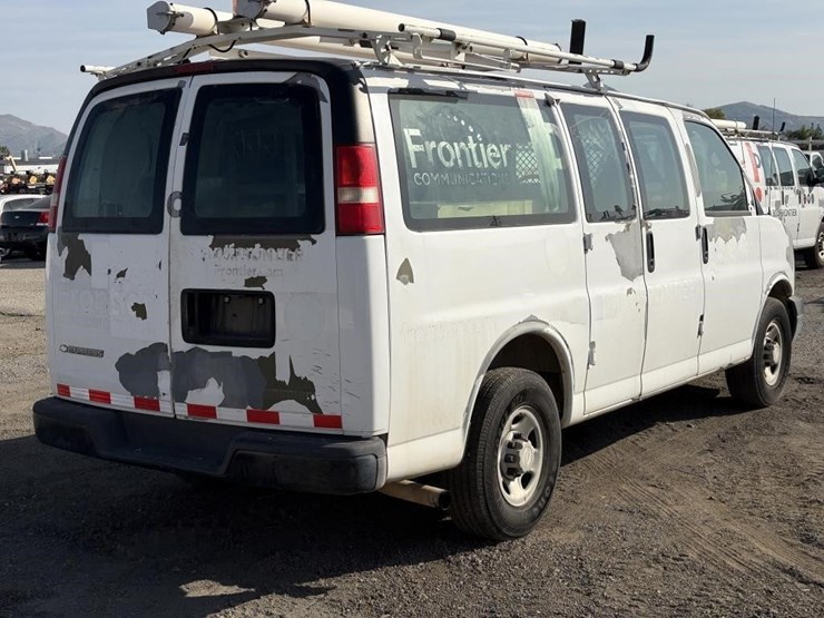 2007-utility-van-image-3