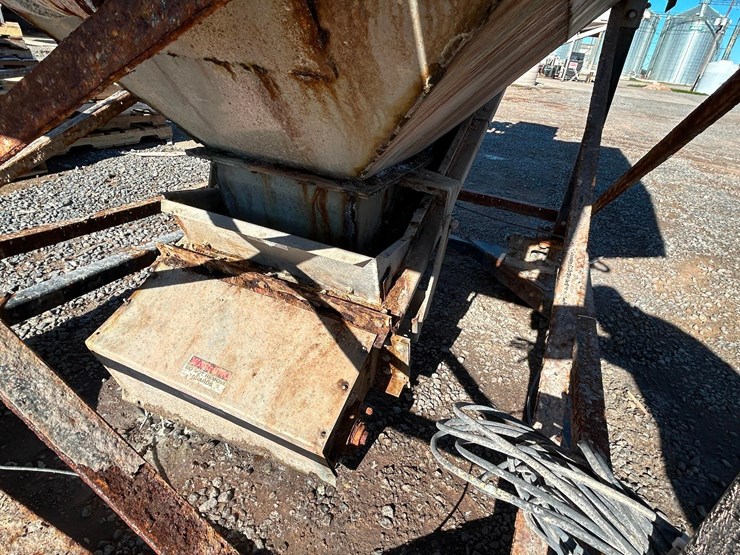 adams-weight-hopper-image-17